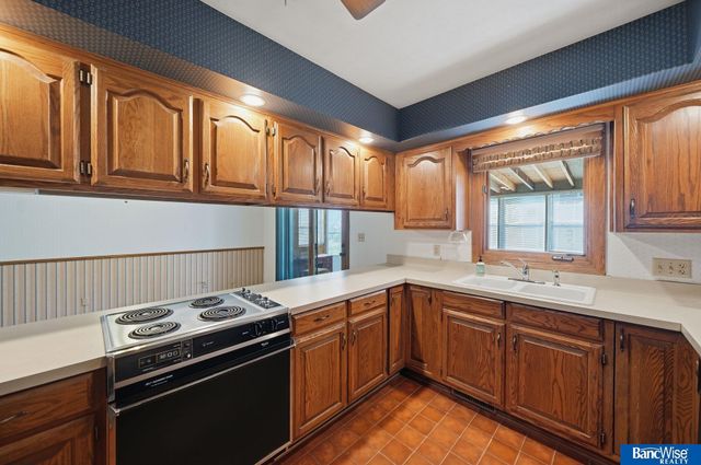 4044 S 37th Street, Lincoln, NE 68506