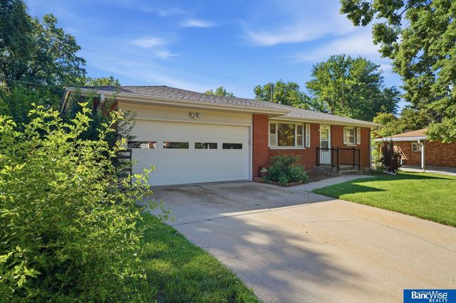 4044 S 37th Street, Lincoln, NE 68506
