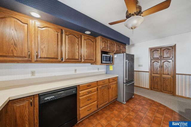 4044 S 37th Street, Lincoln, NE 68506