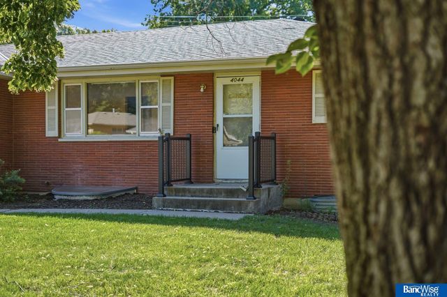 4044 S 37th Street, Lincoln, NE 68506
