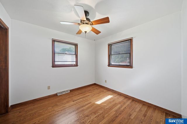 4044 S 37th Street, Lincoln, NE 68506