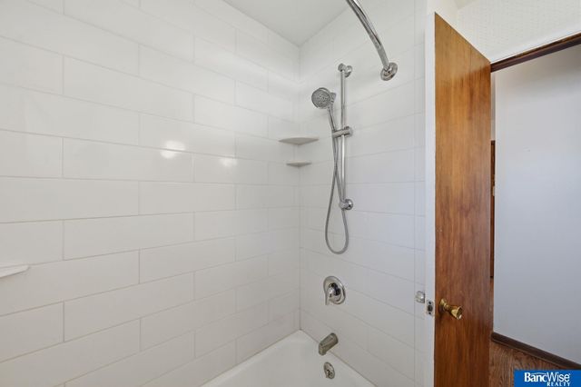 4044 S 37th Street, Lincoln, NE 68506