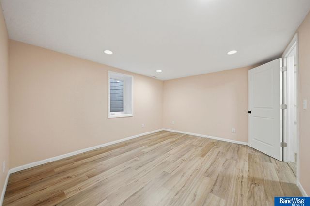 4044 S 37th Street, Lincoln, NE 68506