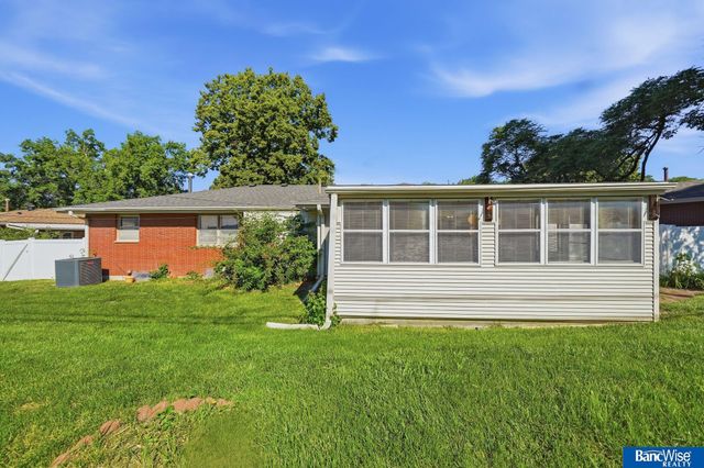 4044 S 37th Street, Lincoln, NE 68506