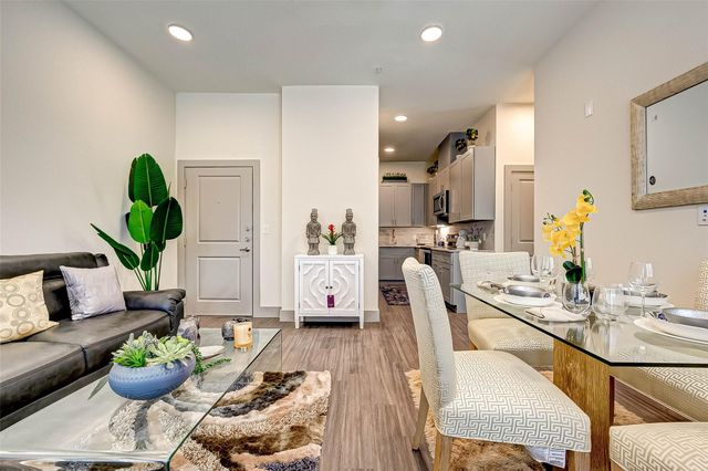 6955 Turtlewood Dr Drive 501, Houston, TX 77072