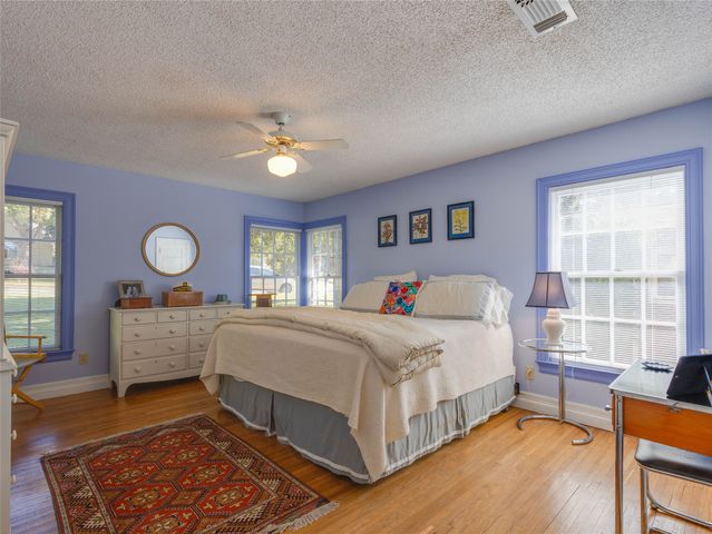 2500 Boyd Avenue, Fort Worth, TX 76109