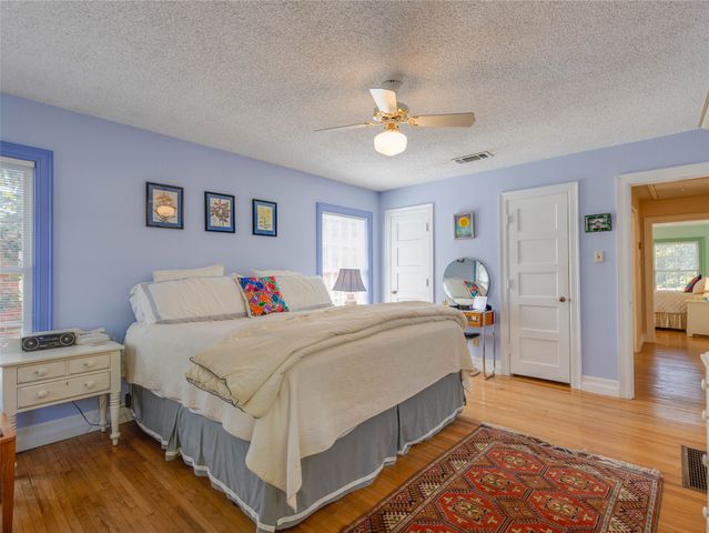 2500 Boyd Avenue, Fort Worth, TX 76109