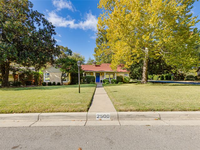 2500 Boyd Avenue, Fort Worth, TX 76109