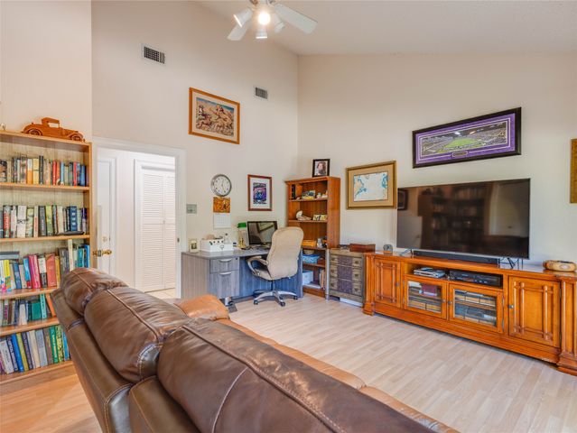 2500 Boyd Avenue, Fort Worth, TX 76109