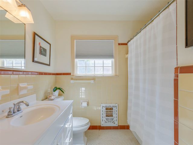 2500 Boyd Avenue, Fort Worth, TX 76109