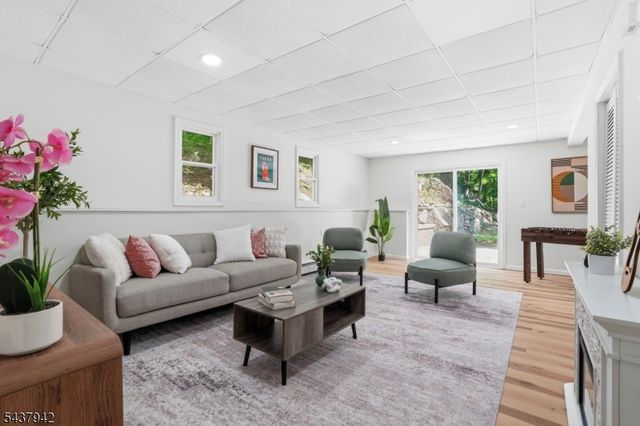 3 Conklin Ave, Hopatcong Boro, NJ 07874