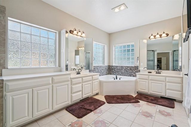 8000 NW 129th Circle, Oklahoma City, OK 73142