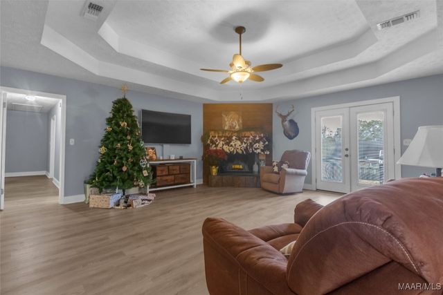 460 Spring Hollow Drive, Deatsville, AL 36022