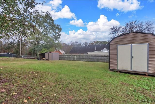 460 Spring Hollow Drive, Deatsville, AL 36022