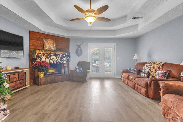 460 Spring Hollow Drive, Deatsville, AL 36022