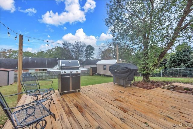 460 Spring Hollow Drive, Deatsville, AL 36022