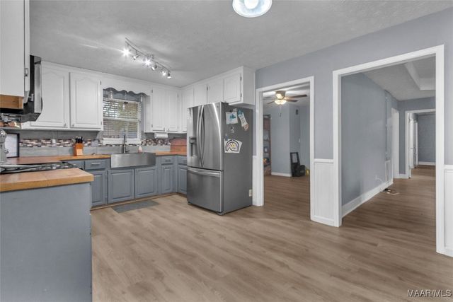 460 Spring Hollow Drive, Deatsville, AL 36022