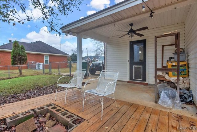 460 Spring Hollow Drive, Deatsville, AL 36022