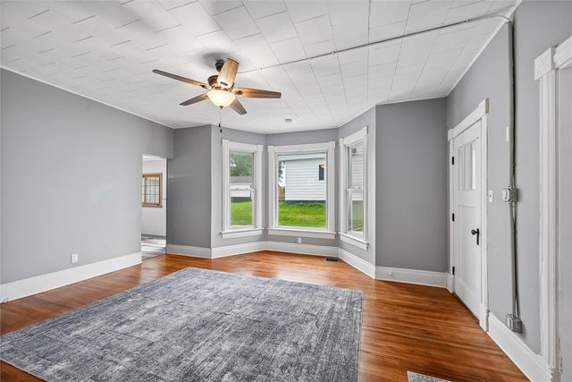 704 15th Street, Belle Plaine, IA 52208
