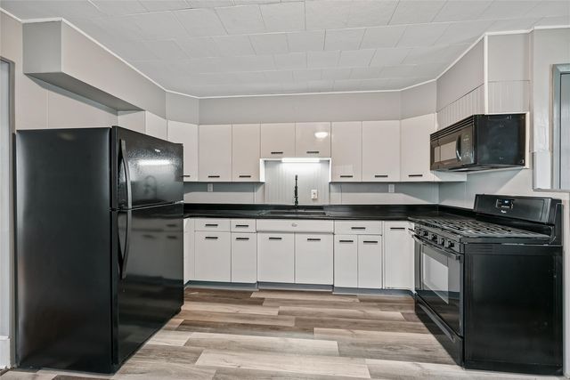 704 15th Street, Belle Plaine, IA 52208