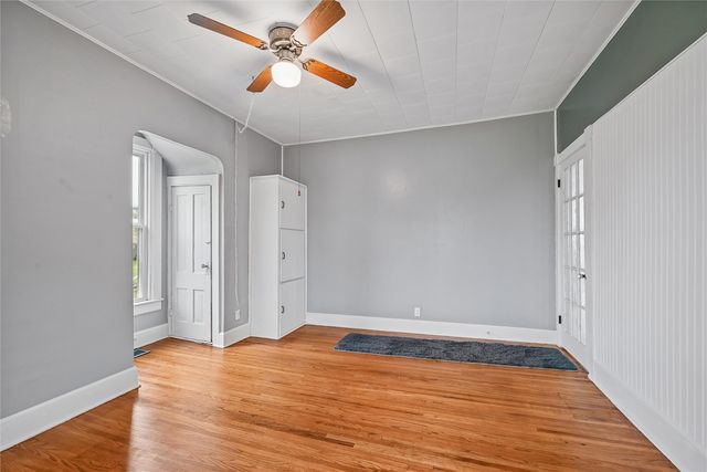 704 15th Street, Belle Plaine, IA 52208