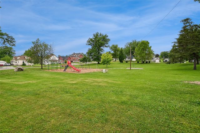 704 15th Street, Belle Plaine, IA 52208