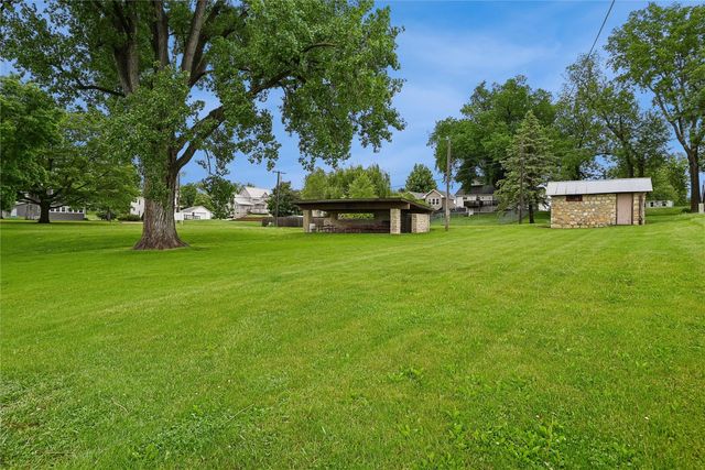 704 15th Street, Belle Plaine, IA 52208