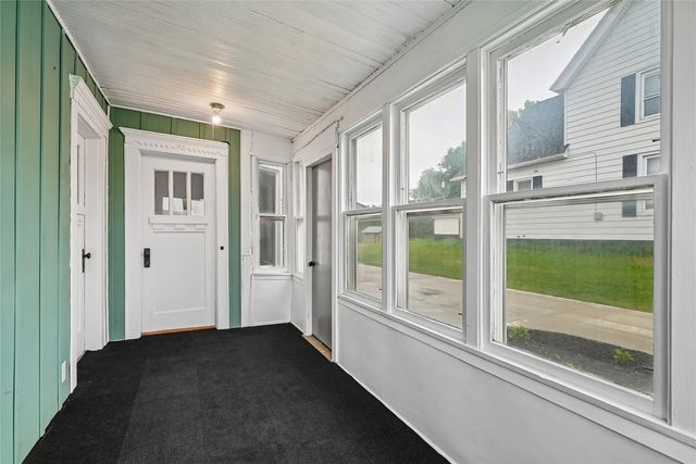 704 15th Street, Belle Plaine, IA 52208