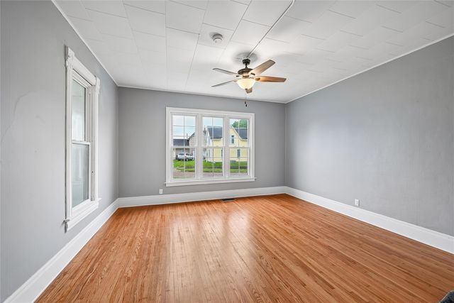 704 15th Street, Belle Plaine, IA 52208