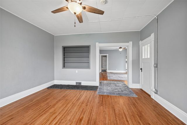 704 15th Street, Belle Plaine, IA 52208