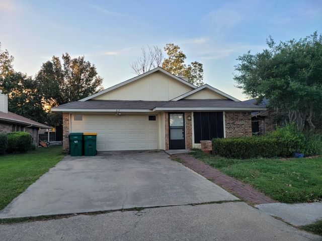 910 Boxwood Drive, Lewisville, TX 75067