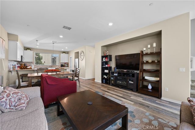 10674 Paramount, Downey, CA 90241