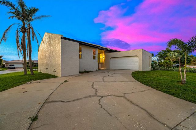 809 59TH AVENUE, St Pete Beach, FL 33706