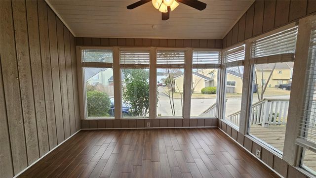 33 April Point North Drive, Montgomery, TX 77356