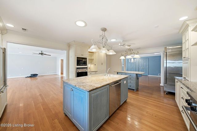 1806 Kline Ct, Louisville, KY 40205