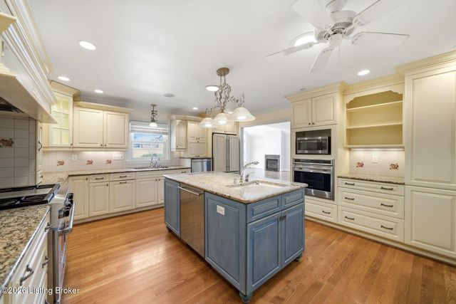 1806 Kline Ct, Louisville, KY 40205
