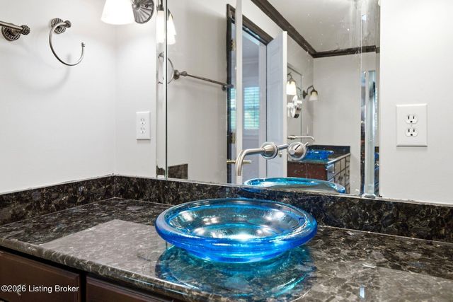 1806 Kline Ct, Louisville, KY 40205