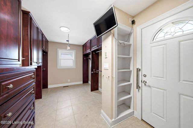 1806 Kline Ct, Louisville, KY 40205