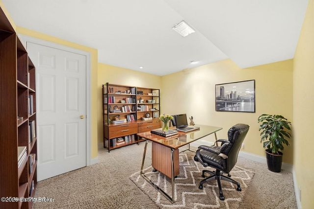 1806 Kline Ct, Louisville, KY 40205