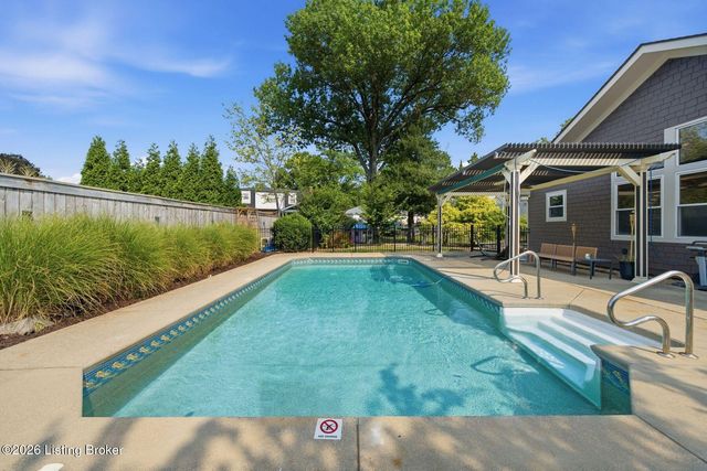 1806 Kline Ct, Louisville, KY 40205
