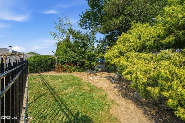 1806 Kline Ct, Louisville, KY 40205