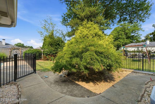 1806 Kline Ct, Louisville, KY 40205