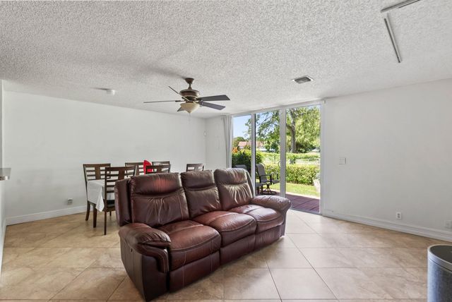 7127 WOODMONT Way 7127, Tamarac, FL 33321