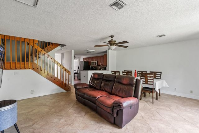 7127 WOODMONT Way 7127, Tamarac, FL 33321