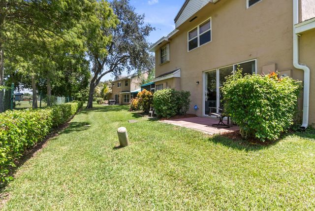 7127 WOODMONT Way 7127, Tamarac, FL 33321