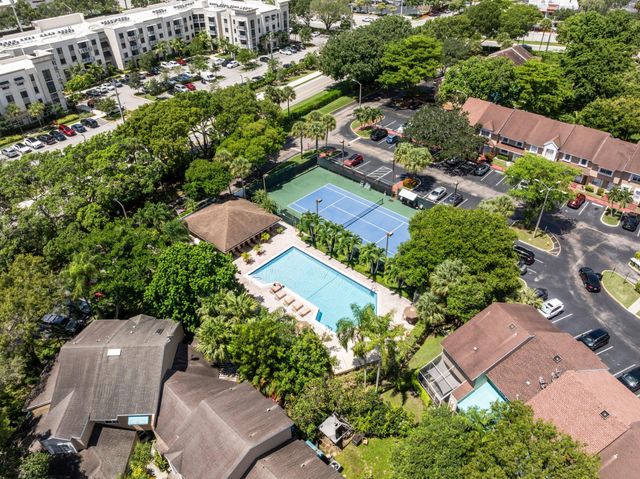 7127 WOODMONT Way 7127, Tamarac, FL 33321
