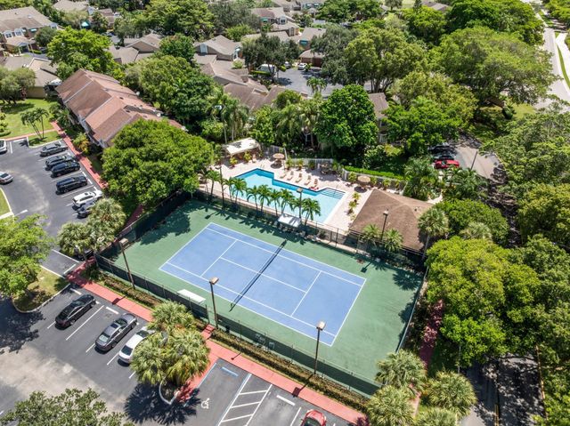 7127 WOODMONT Way 7127, Tamarac, FL 33321