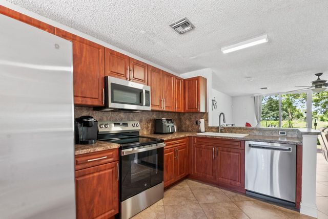 7127 WOODMONT Way 7127, Tamarac, FL 33321