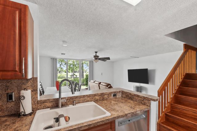7127 WOODMONT Way 7127, Tamarac, FL 33321