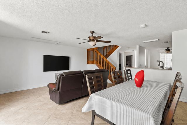 7127 WOODMONT Way 7127, Tamarac, FL 33321